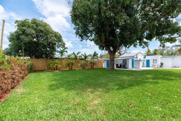 2541 NE 181st St #C, North Miami Beach, Florida 33160, image 1