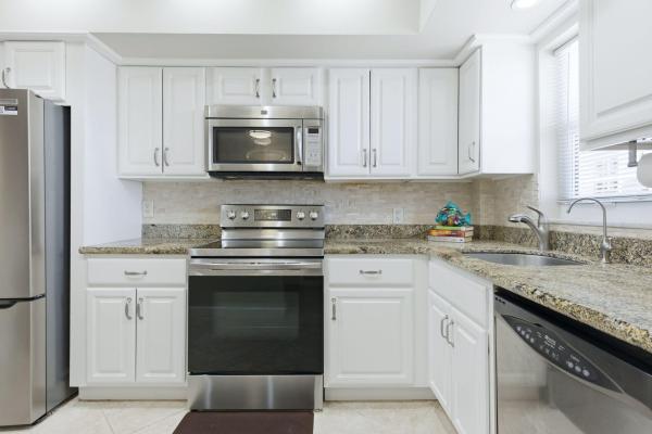 Hawthorne Manor, 2880 NE 33rd Ct #305, Fort Lauderdale, Florida 33306, image 1