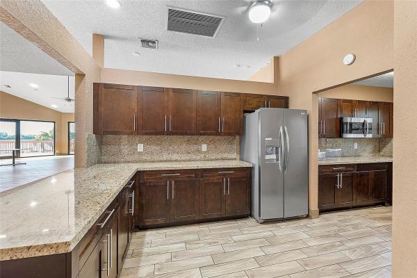Columbia Square, 31 Columbia Ct, Deerfield Beach, Florida 33442, image 1