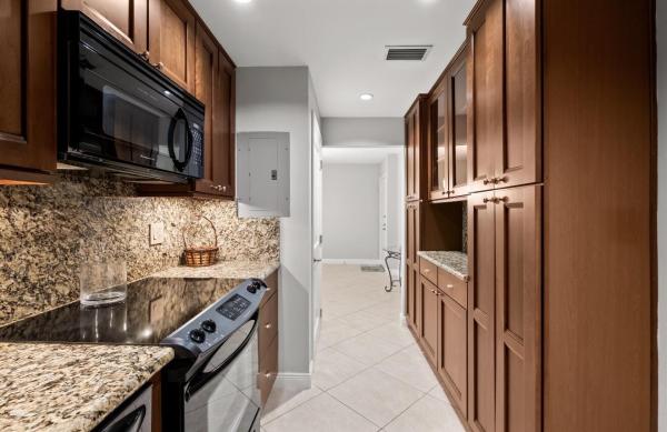 Manor Grove Village, 1940 NE 2nd Ave #101J, Wilton Manors, Florida 33305, image 1