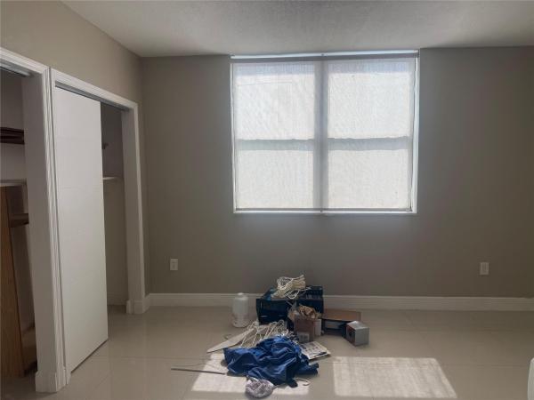 14225 Memorial Hwy 1f Hwy #1f, Unincorporated Dade County, Florida 33161, image 1