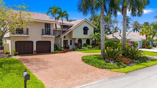 Jacaranda Country Club, 8540 N Lake Dasha Dr, Plantation, Florida 33324, image 1