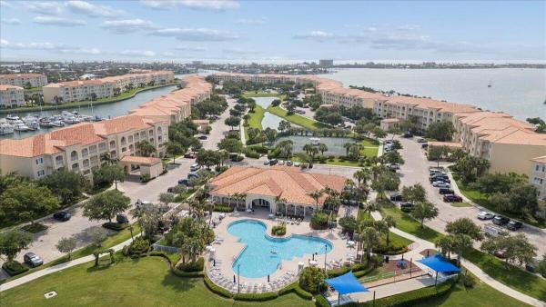 Harbour Isle West, 19 W Harbour Isle Dr Dr #202, Fort Pierce, Florida 34949, image 3