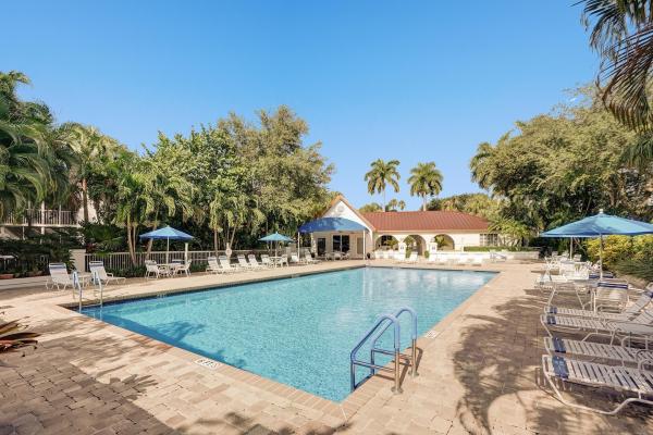 Vizcaya Towers At Palm-Aire, 4112 W Palm Aire Dr #122A, Pompano Beach, Florida 33069, image 1
