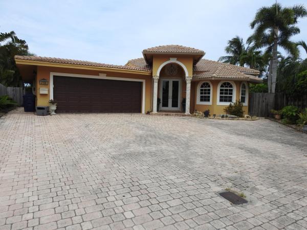 Coral Point, 2108 NE 22nd St, Wilton Manors, Florida 33305, image 1