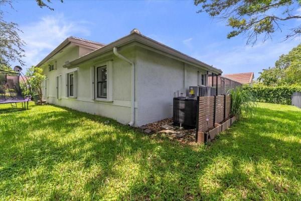 4911 NW 96th Dr, Coral Springs, Florida 33076, image 2