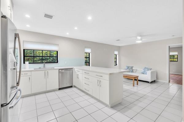 West Deerfield Beach, 321 SW 30th Ter, Deerfield Beach, Florida 33442, image 2