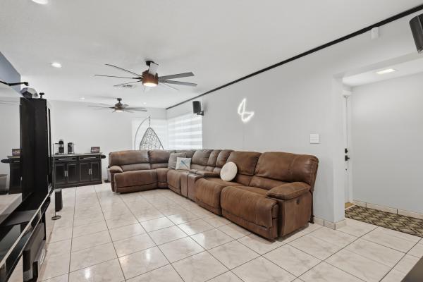 Linwood Gardens, 6448 Custer St, Hollywood, Florida 33024, image 2