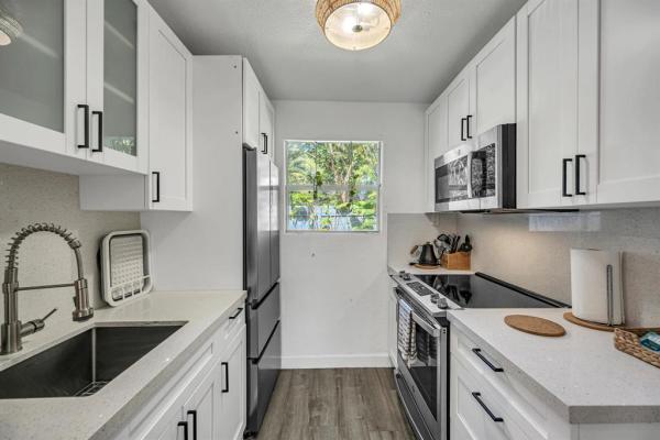 Waverly Place, 312 SW 12th Ave, Fort Lauderdale, Florida 33312, image 2