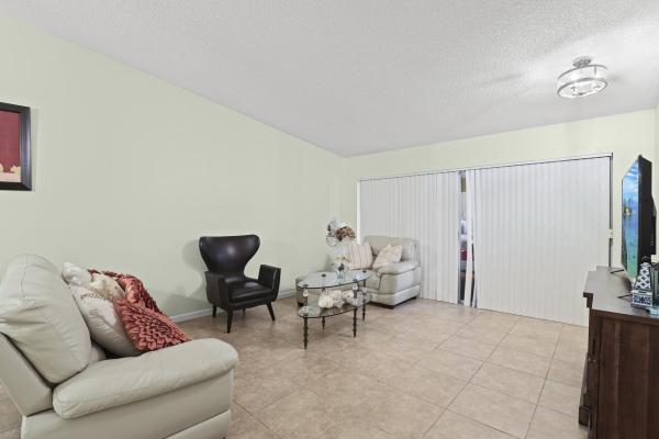 4235 Lucerne Villas Ln, Lake Worth, Florida 33467, image 3