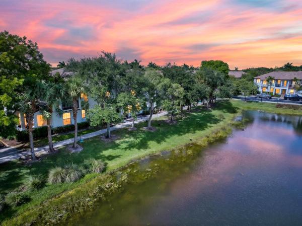 Paloma Lakes, 4680 Mimosa Pl #805, Coconut Creek, Florida 33073, image 2