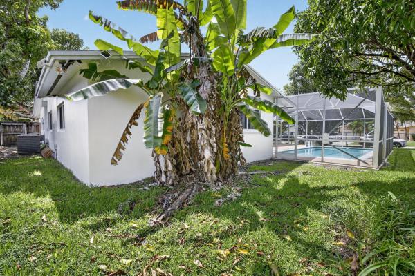 Pembroke Lakes, 1761 NW 107th Ave, Pembroke Pines, Florida 33026, image 1