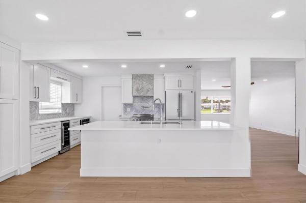 Palm Beach Leisureville, 1213 SW 20th Ave, Boynton Beach, Florida 33426, image 1