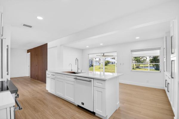Palm Beach Leisureville, 1213 SW 20th Ave, Boynton Beach, Florida 33426, image 3