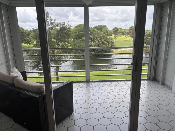 Oaks Lane At Palm-Aire, 555 Oaks Ln #309, Pompano Beach, Florida 33069, image 2
