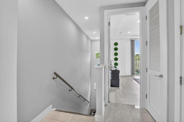 Moderne Boca, 4021 NW 18th Way, Boca Raton, Florida 33431, image 1