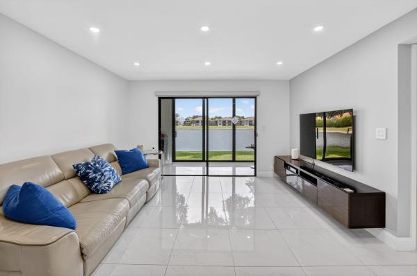 Pembridge At Lakes Of Delray, 15401 Pembridge Ave #15, Delray Beach, Florida 33484, image 3