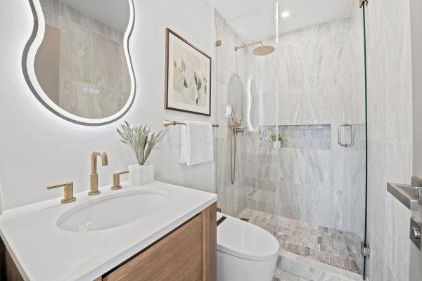 2370 NE 195th St, Unincorporated Dade County, Florida 33180, image 1