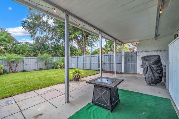 Camino Sheridan Villas, 2347 N 37th Ave, Hollywood, Florida 33021, image 1