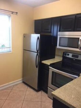 1040 Lake Shore Dr #104, West Palm Beach, Florida 33403, image 2