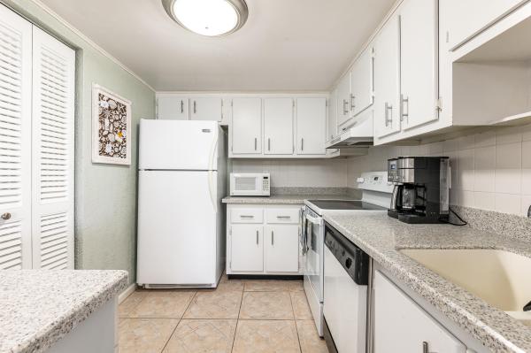 Phoenix Towers, 2800 N Ocean Dr #A2B, Riviera Beach, Florida 33404, image 3