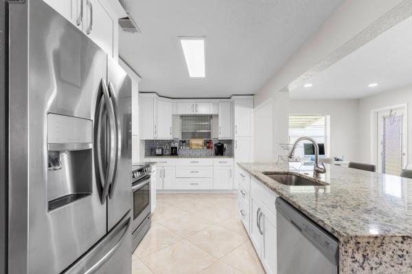 Palm Beach Leisureville, 1701 SW 8th Ave, Boynton Beach, Florida 33426, image 1