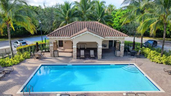 Wellington Parc, 10342 Wellington Parc Dr, Wellington, Florida 33449, image 2