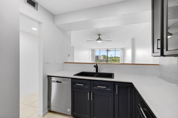 Boca Bayou, 12 Royal Palm Way #5010, Boca Raton, Florida 33432, image 3