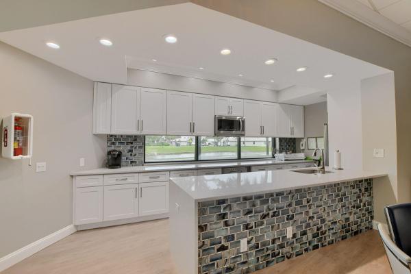 Huntington Towers, 7370 S Oriole Blvd #802, Delray Beach, Florida 33446, image 2