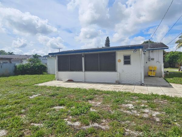 Lake Worth Hills, 5531 S 37th St, Greenacres, Florida 33463, image 2