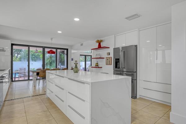 Villa Flora At Boca Pointe, 6532 Via Rosa, Boca Raton, Florida 33433, image 2