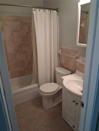 Imperial Point Gardens, 5720 NE 22nd Way #406, Fort Lauderdale, Florida 33308, image 1