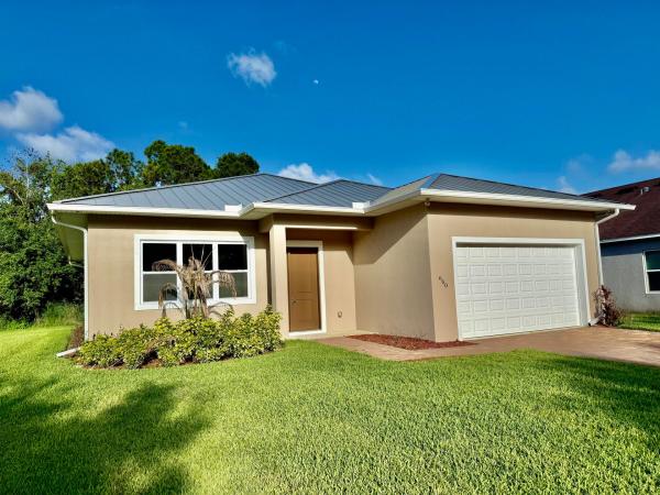 Moss Rose Place, 660 NE Moss Rose Pl, Port St. Lucie, Florida 34983, image 3
