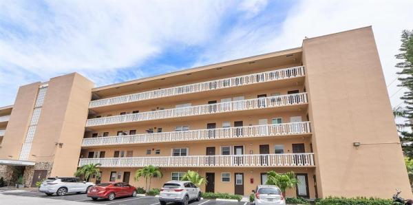 Meadowbrook Towers, 219 NE 14th Ave #107, Hallandale Beach, Florida 33009, image 2