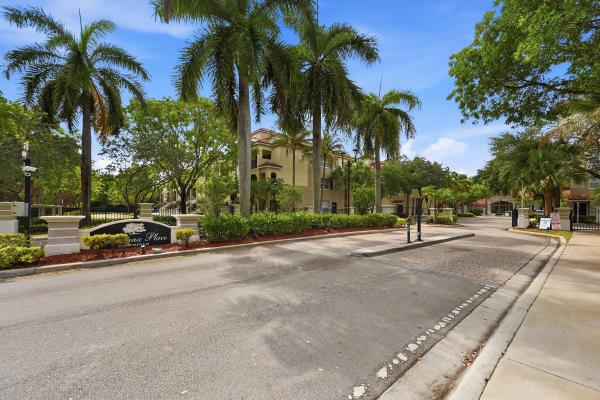 Poinciana Place, 5820 W Sample Rd #206, Coral Springs, Florida 33067, image 1