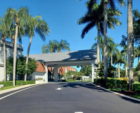 Huntington Lakes 5, 7260 Kinghurst Dr #406, Delray Beach, Florida 33446, image 2