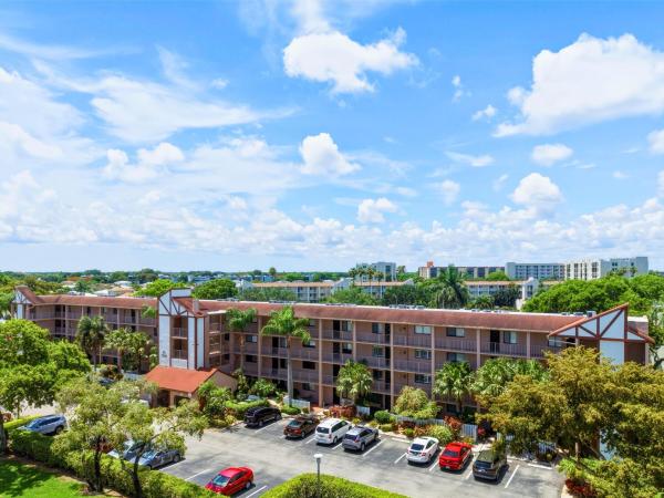 Huntington Lakes 4, 7280 Amberly Ln #201, Delray Beach, Florida 33446, image 3