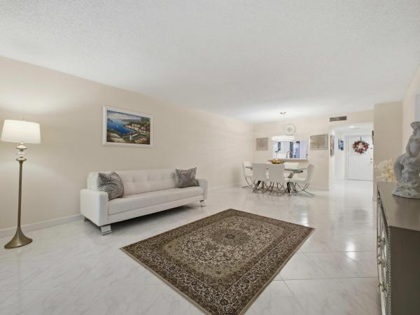Huntington Lakes 4, 7280 Amberly Ln #201, Delray Beach, Florida 33446, image 3