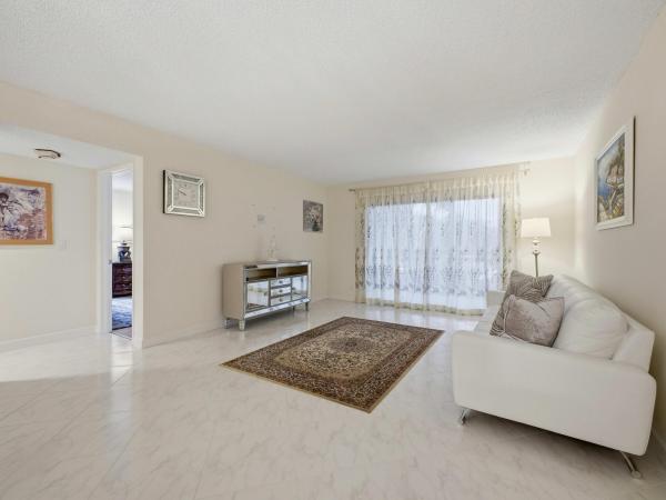 Huntington Lakes 4, 7280 Amberly Ln #201, Delray Beach, Florida 33446, image 1