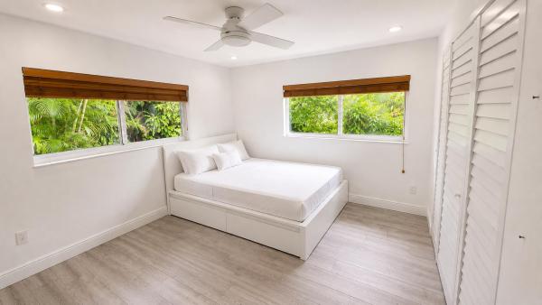 Sky Lake, 2130 NE 191st Dr, North Miami Beach, Florida 33179, image 2