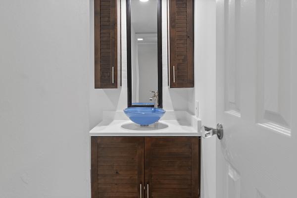 Lori Lynn, 725 Hummingbird Way #111, North Palm Beach, Florida 33408, image 1