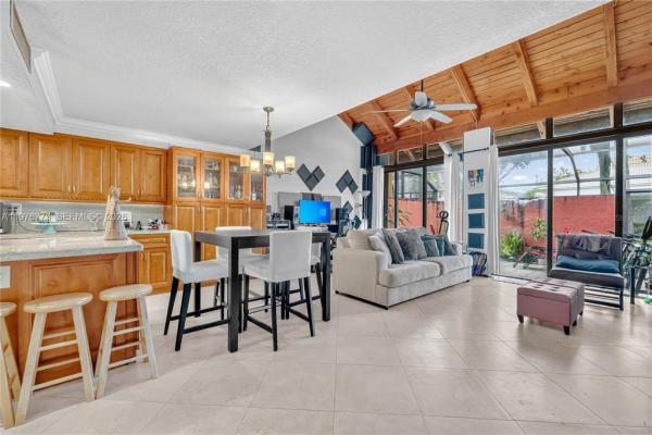 Villas East, 1490 Laguna Ln, Pembroke Pines, Florida 33026, image 3