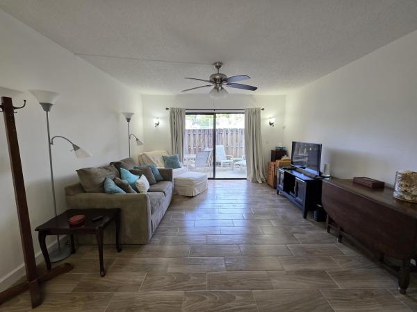 Glenbrook, 3402 Gardens East Dr #14A, Palm Beach Gardens, Florida 33410, image 1