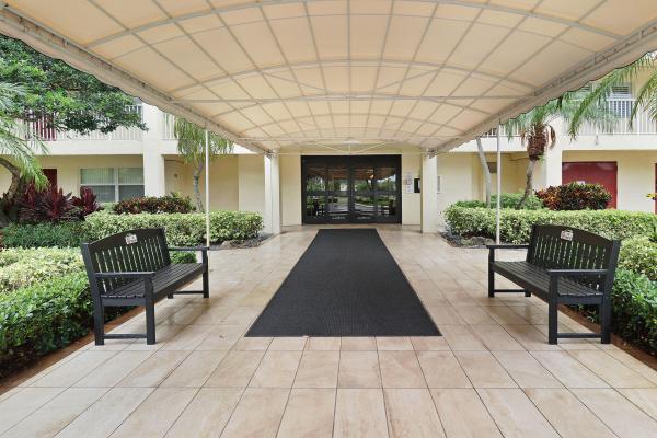 Palm-Aire Country Club 52, 3095 N Course Dr #409, Pompano Beach, Florida 33069, image 1