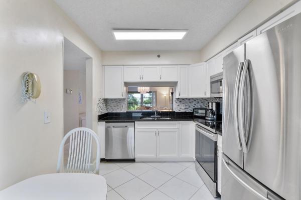 Huntington Lakes 5, 7260 Kinghurst Dr #205, Delray Beach, Florida 33446, image 1