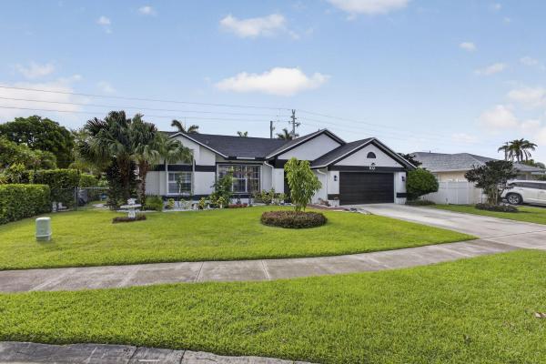 Royal Pine Estates, 102 E Royal Pine Cir Ct, Royal Palm Beach, Florida 33411, image 2