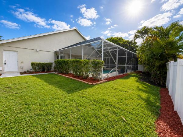 The Palm Club West Village, 3814 Circle Lake Dr, West Palm Beach, Florida 33417, image 1