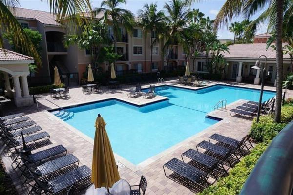 Village East, 2005 SE 10th Ave #406, Fort Lauderdale, Florida 33316, image 2