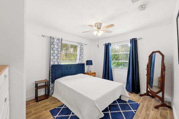 Linwood Gardens, 6404 Oak St, Hollywood, Florida 33024, image 2