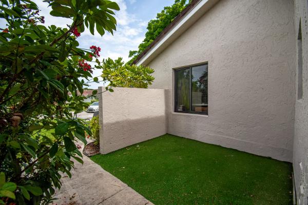 Montoya Estates, 22051 Montoya Dr, Boca Raton, Florida 33433, image 1